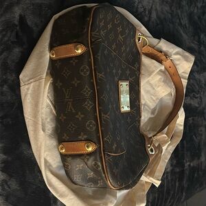 Louis Vuitton Galliera PM Monogram